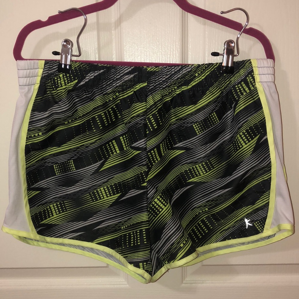 Danskin shorts L (12-14)